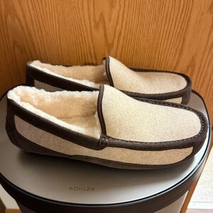 UGG Ascot II Slipper Size 12 Wool & Nubuck Leather